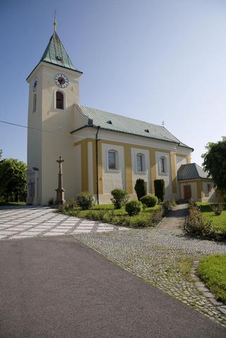 Kostel sv. Petra a Pavla.JPG