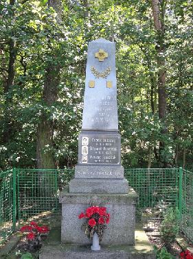 pamatník racová.JPG