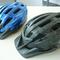 2 cyklistické helmy