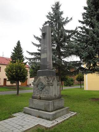 Památník padlým.JPG