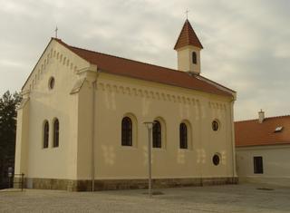 kaple na zadním nádvoří zámku Žerotínů ©I.Matiovský