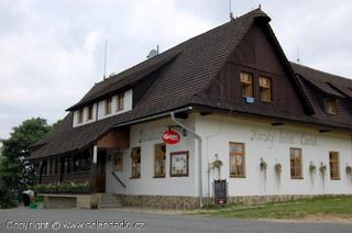 Hotel_čarták.jpg
