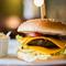 Hovězí cheeseburger Tacl 100% mleté hovězí maso.