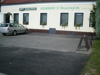 Průčelí penzionu