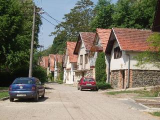 Strachotín - sklepní ulička