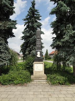 Památník padlým.JPG
