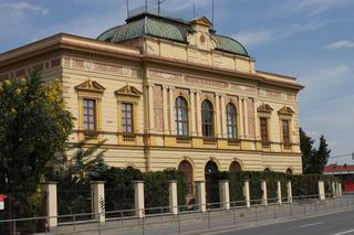 Gymnázium Uherské Hradiště - původní budova z roku 1885