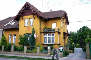 Průčelí penzionu