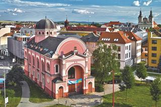 Bývalá synagoga, dnes Knihovna Bedřicha Beneše Buchlovana