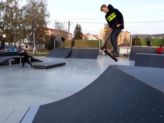skate3.jpg